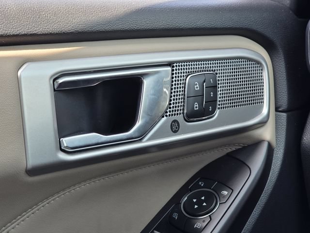 Certified 2020 Ford Explorer Limited RWD image 16