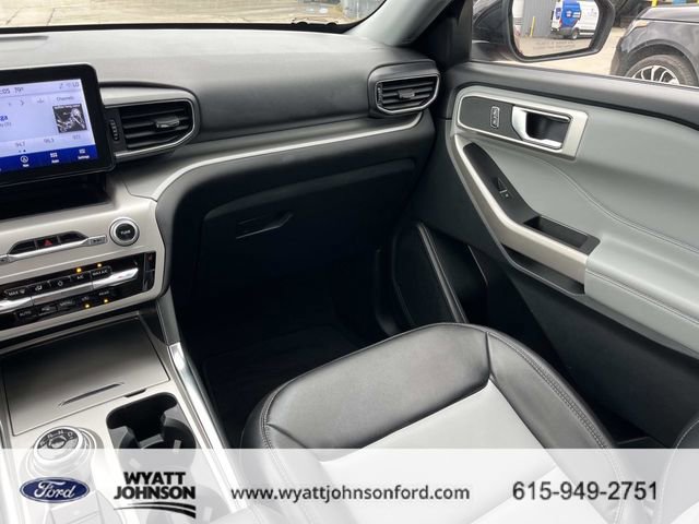 Certified 2022 Ford Explorer XLT w/ Equipment Group 202A AWD/4WD image 16