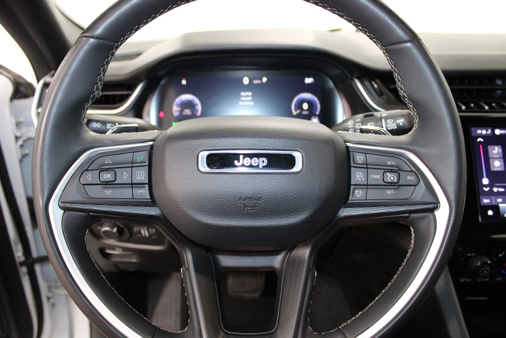 Used 2024 Jeep Grand Cherokee Altitude AWD/4WD image 36