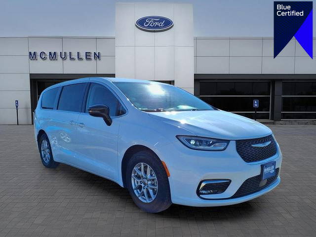 Used 2024 Chrysler Pacifica Touring-L