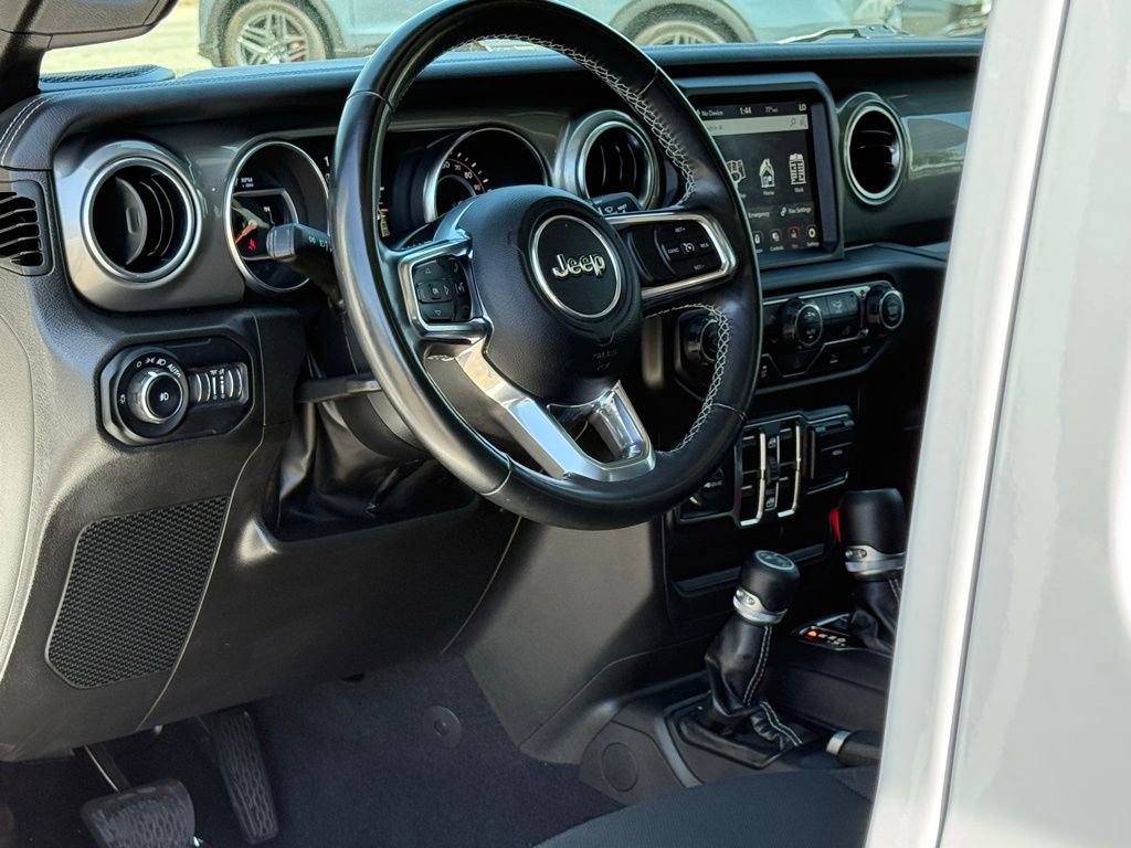 Used 2022 Jeep Wrangler Unlimited Sahara AWD/4WD image 7