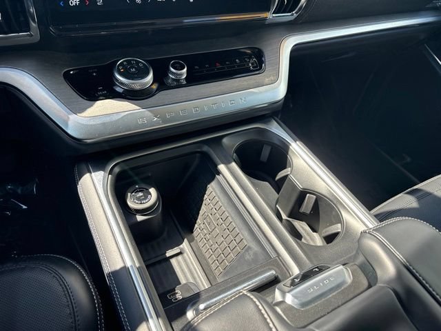 Certified 2025 Ford Expedition Platinum AWD/4WD image 29