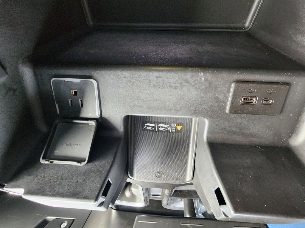 Used 2022 GMC Sierra 1500 SLT w/ SLT Premium Plus Package image 24