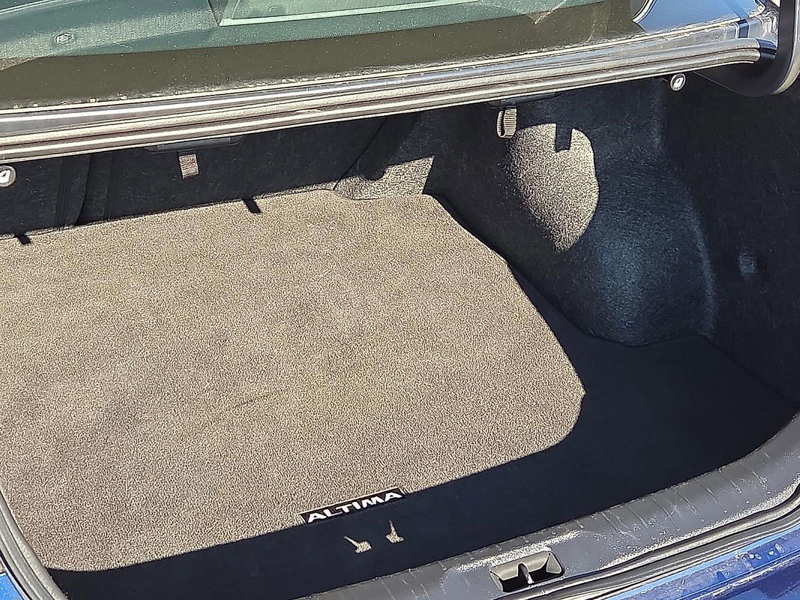 Used 2024 Nissan Altima 2.5 SR image 8