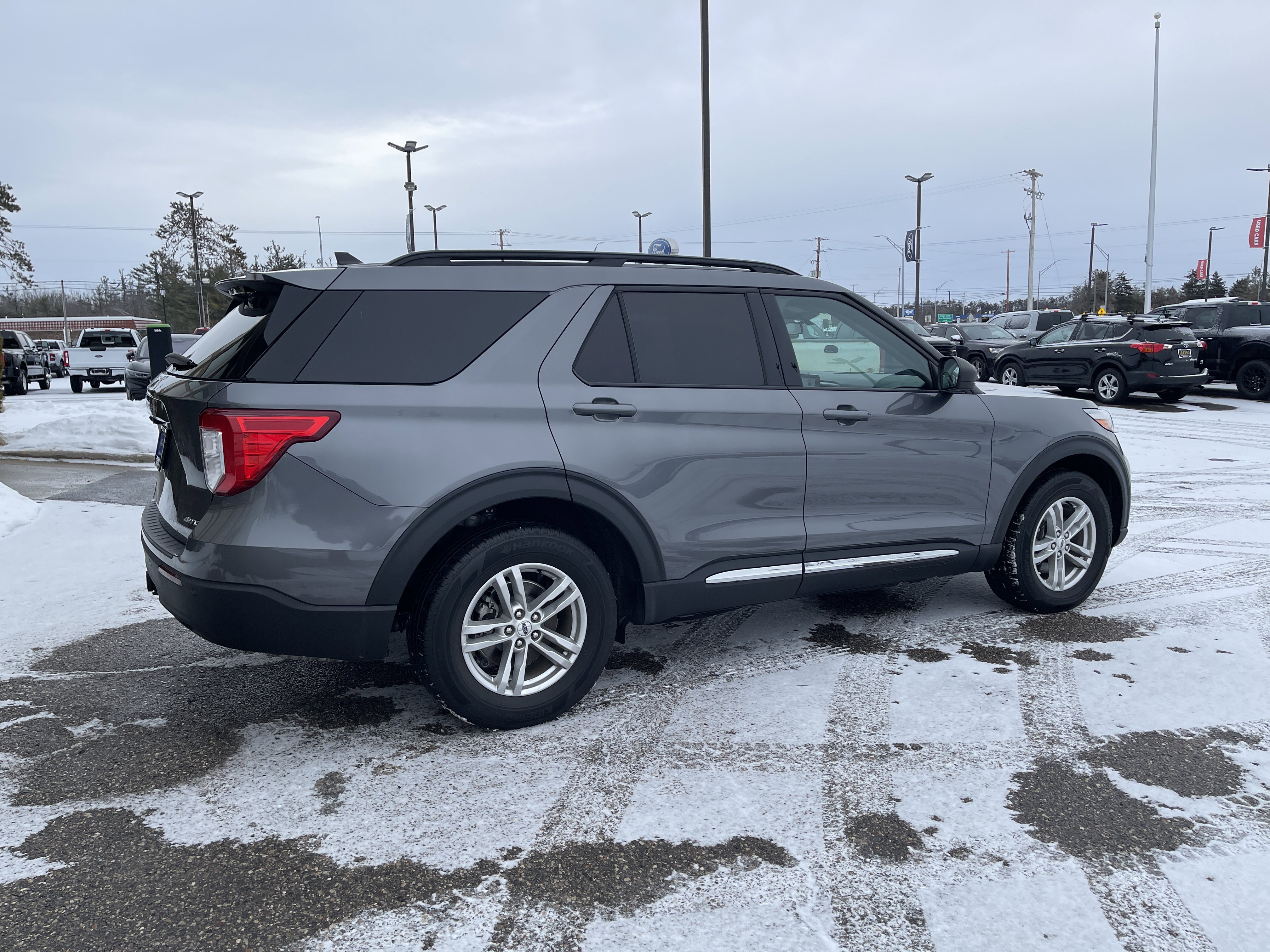 Certified 2022 Ford Explorer XLT w/ Class IV Trailer Tow Package image 3