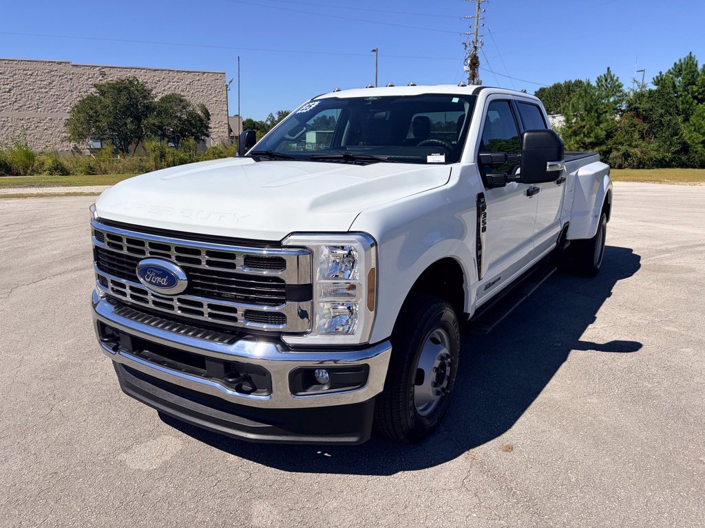 Certified 2025 Ford F350 XLT AWD/4WD image 5