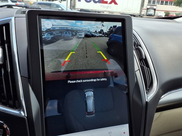 Certified 2024 Ford Edge Titanium AWD/4WD image 10