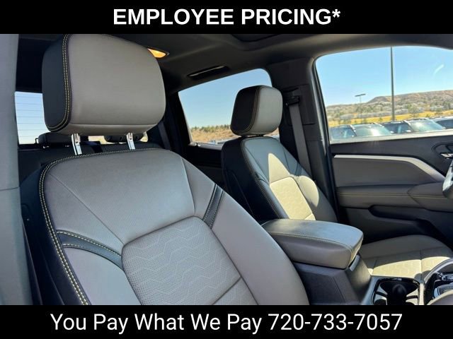 Used 2025 Chevrolet Colorado ZR2 w/ Technology Package AWD/4WD image 26