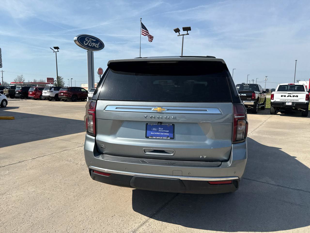 Used 2023 Chevrolet Tahoe LT w/ Luxury Package AWD/4WD image 9
