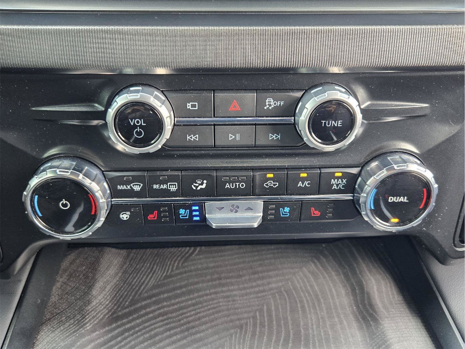 Certified 2025 Ford F250 Platinum AWD/4WD image 18