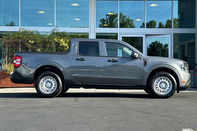 Certified 2025 Ford Maverick XL FWD image 3