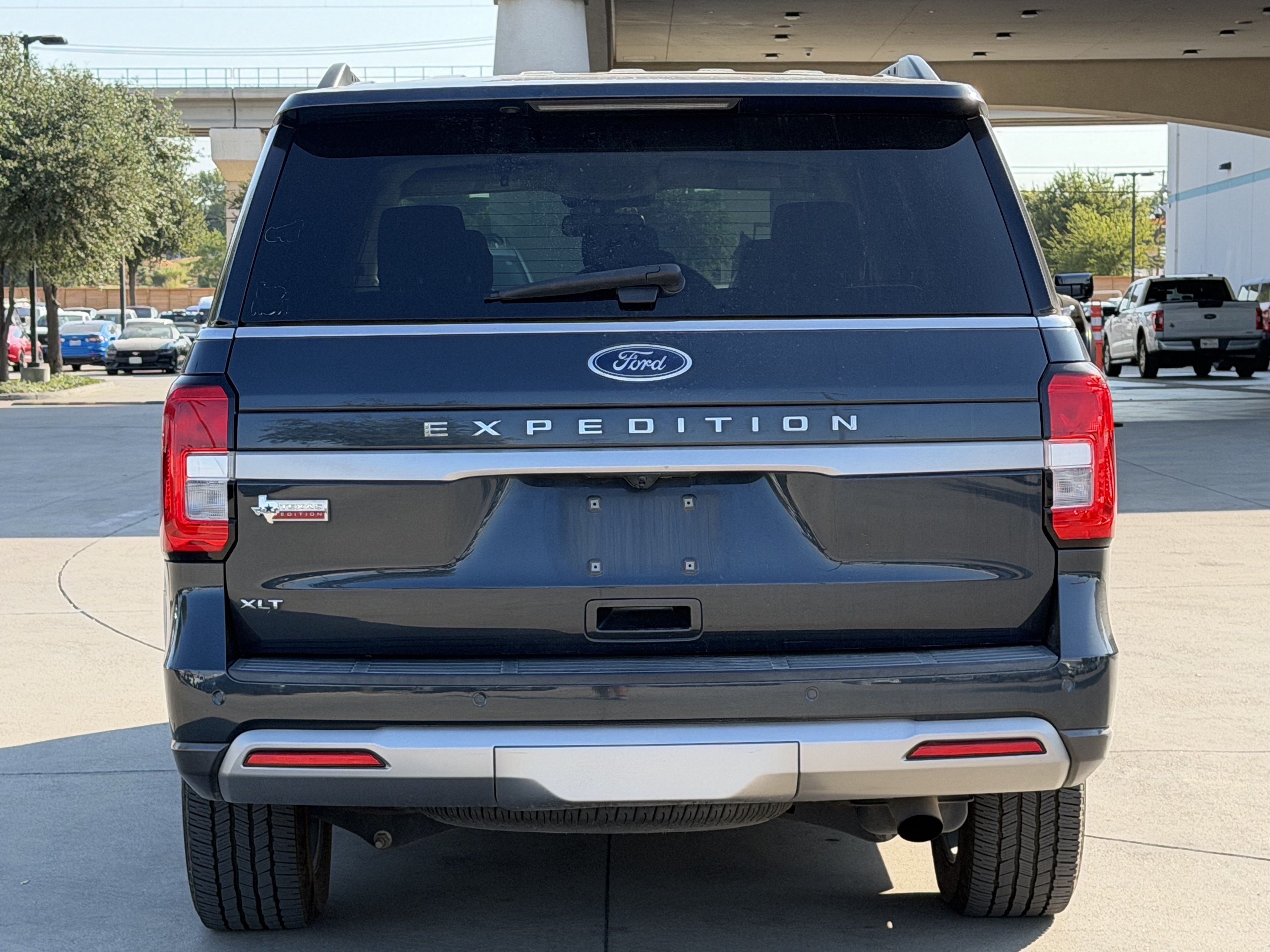 Certified 2022 Ford Expedition XLT RWD image 5