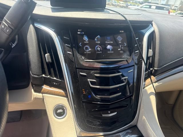 Used 2019 Cadillac Escalade Luxury AWD/4WD image 26