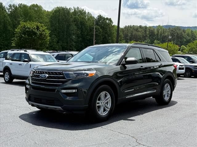 Certified 2023 Ford Explorer XLT w/ Equipment Group 202A RWD image 8
