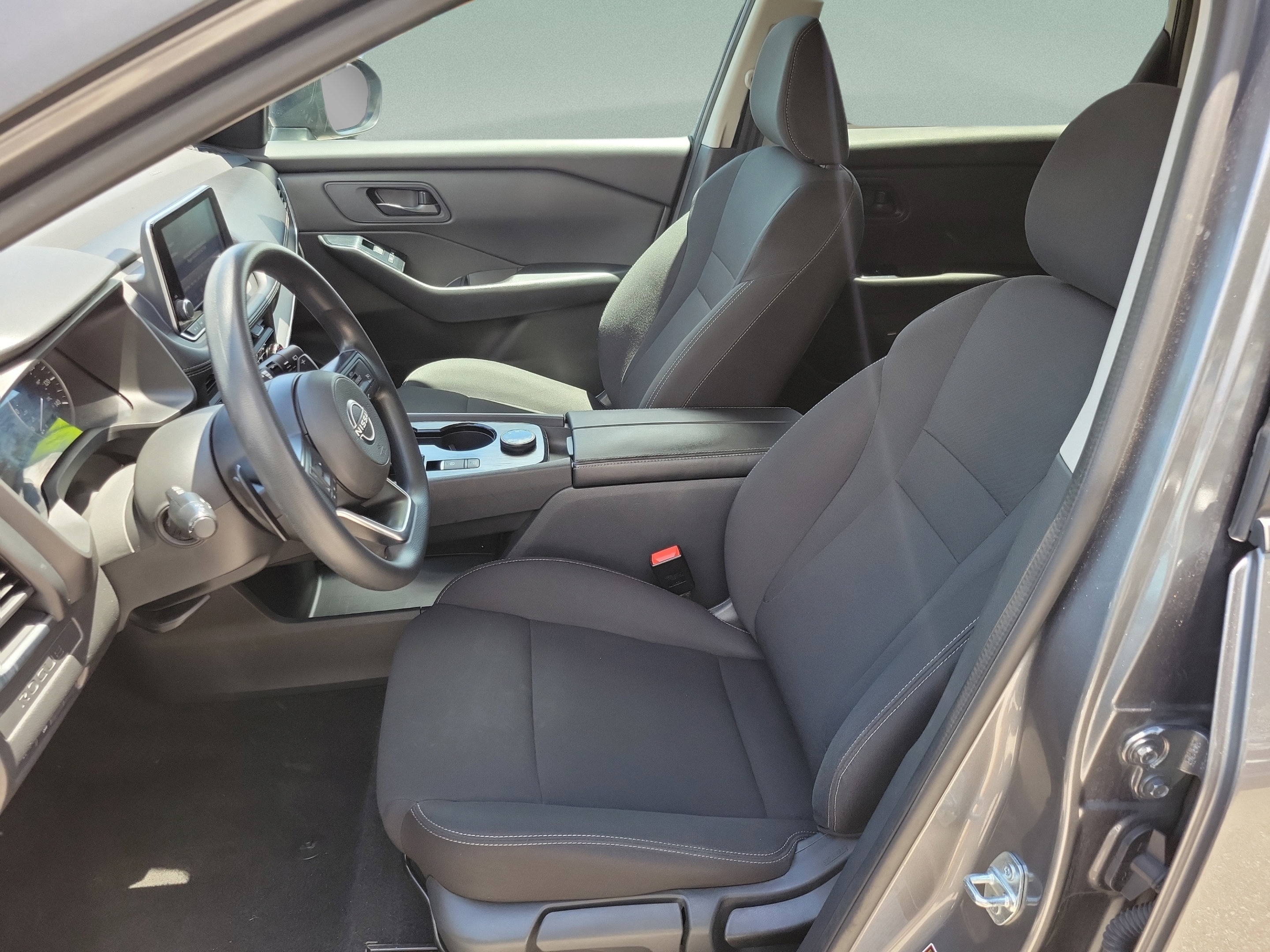 Used 2024 Nissan Rogue S AWD/4WD image 17