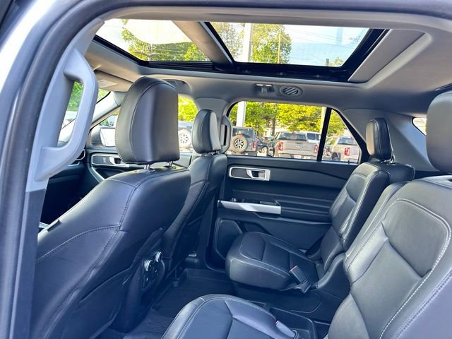 Certified 2021 Ford Explorer XLT w/ Equipment Group 202A AWD/4WD image 38