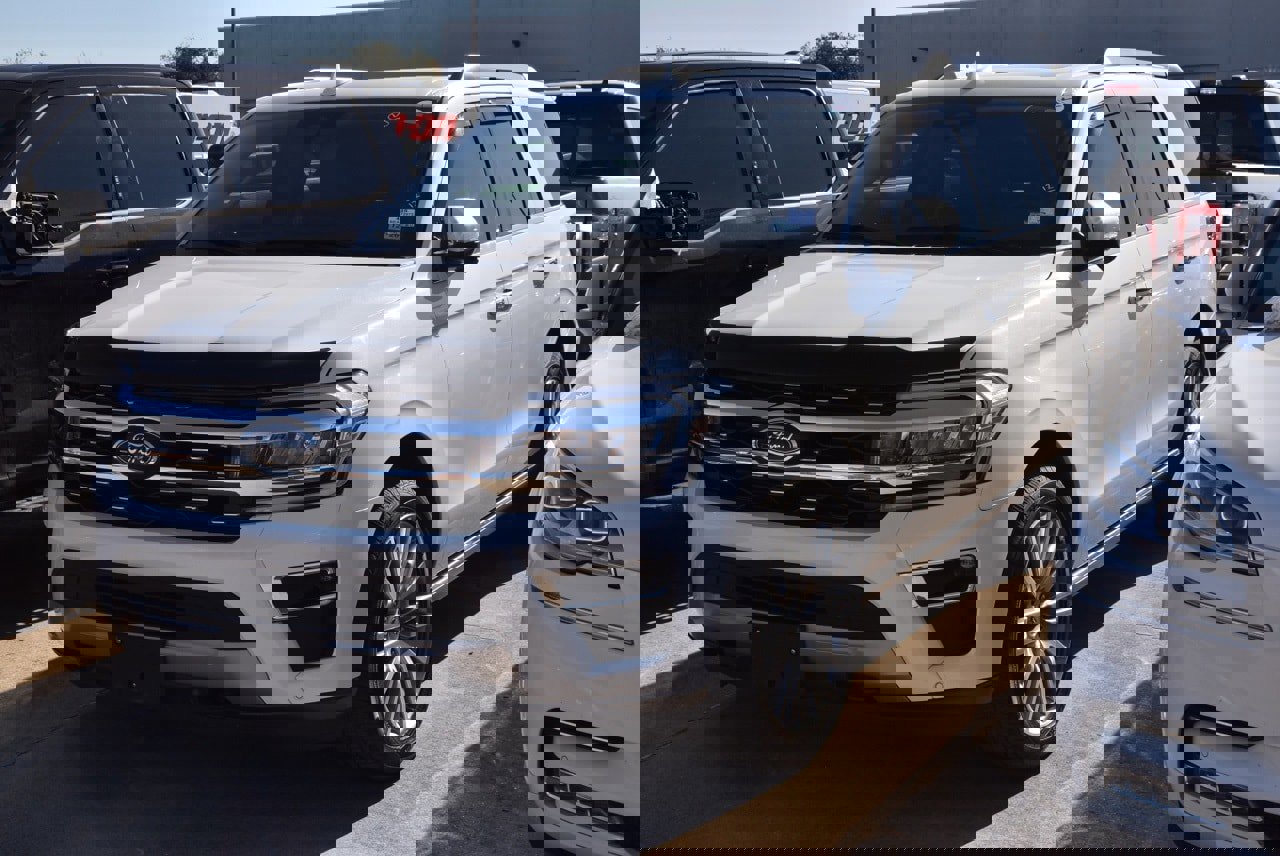 Certified 2024 Ford Expedition Limited image 2