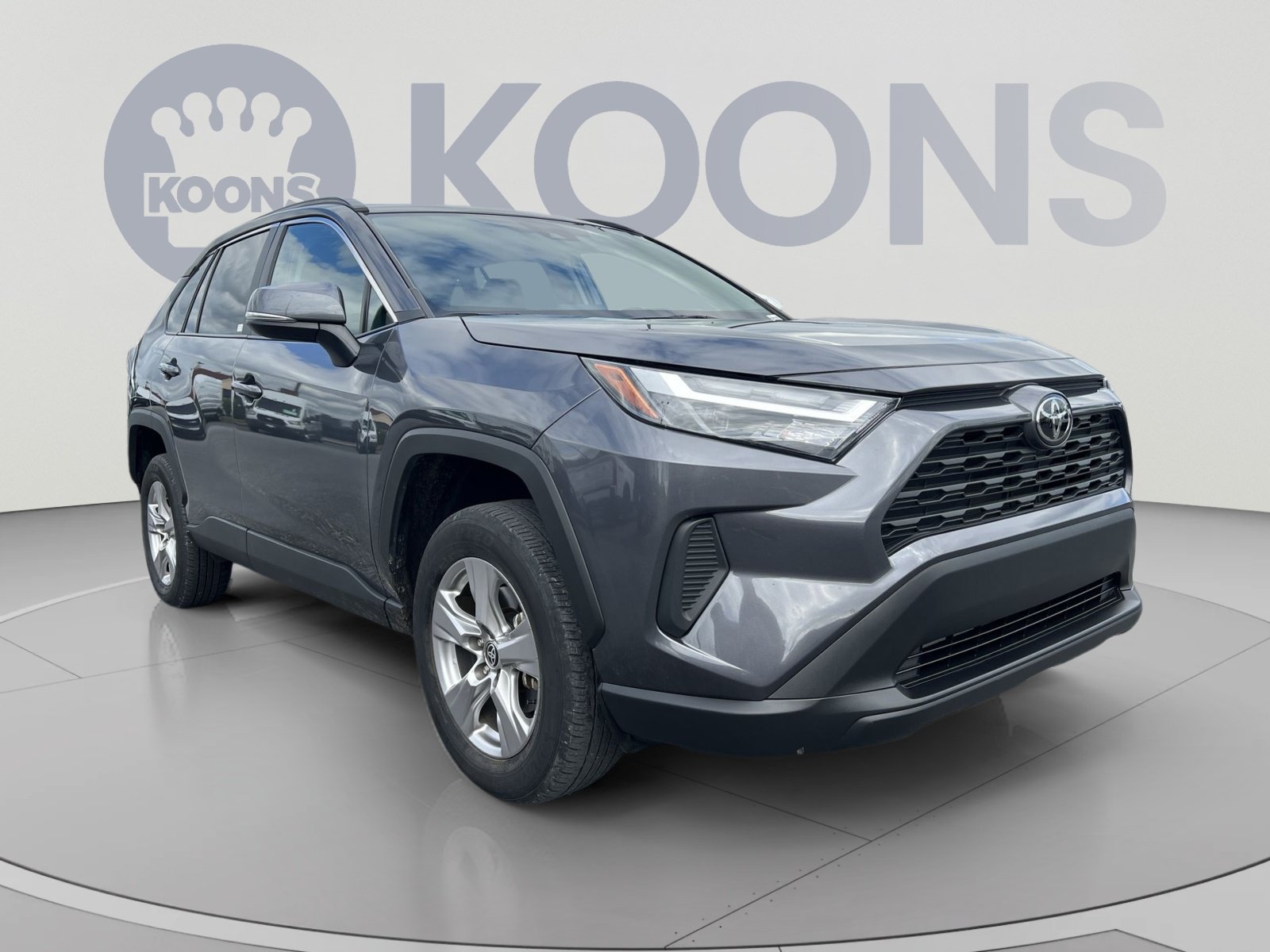 Used 2025 Toyota RAV4 XLE FWD image 10