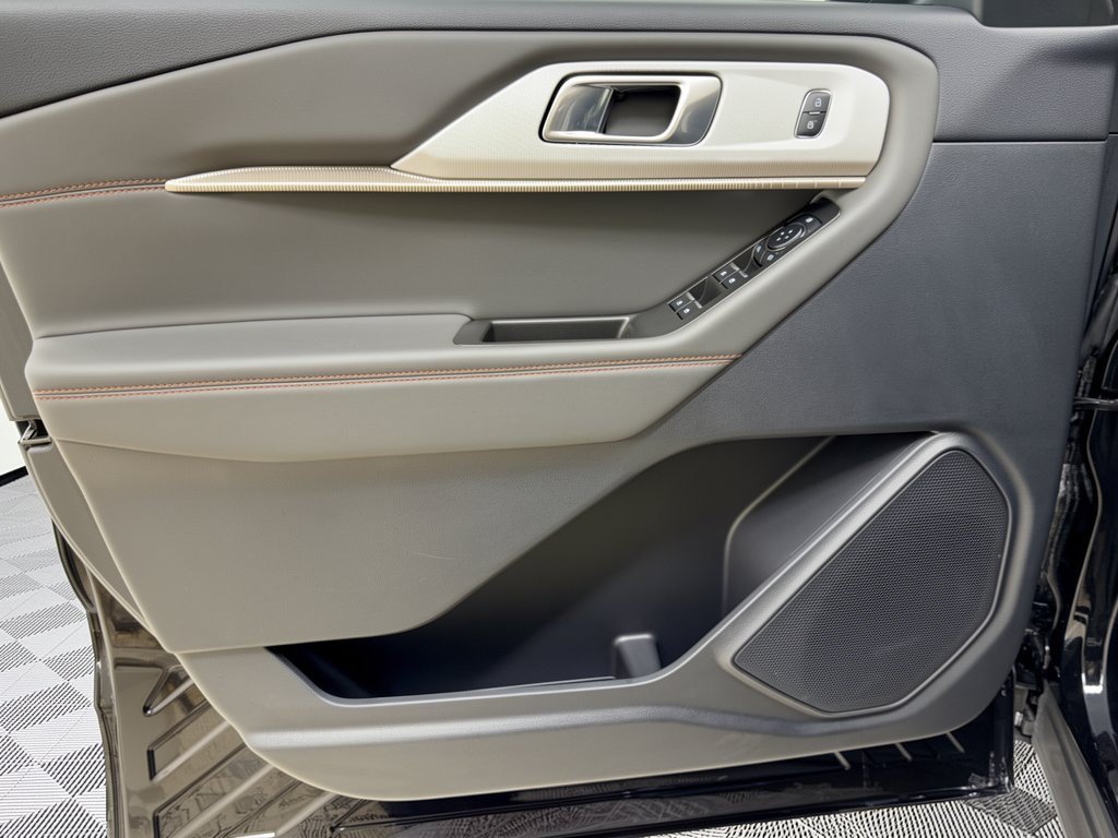 Certified 2025 Ford Explorer Active RWD image 14