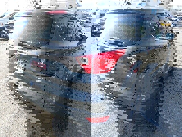 Certified 2019 Ford Escape SE image 5