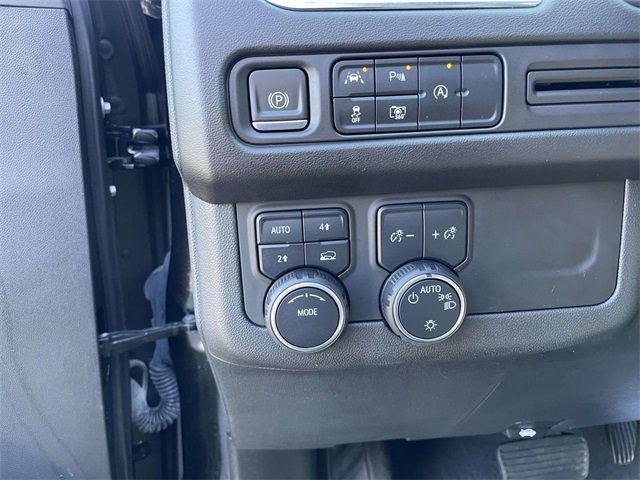 Used 2023 Chevrolet Suburban RST w/ Sport Performance Package image 17