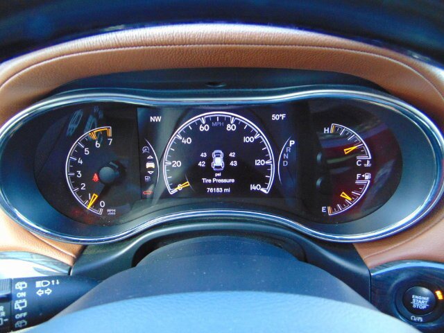 Used 2020 Jeep Grand Cherokee Overland AWD/4WD image 16
