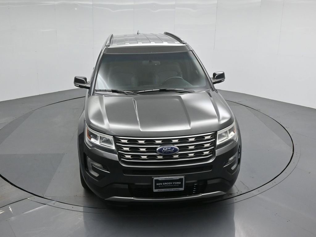 Certified 2017 Ford Explorer XLT w/ Equipment Group 202A image 40