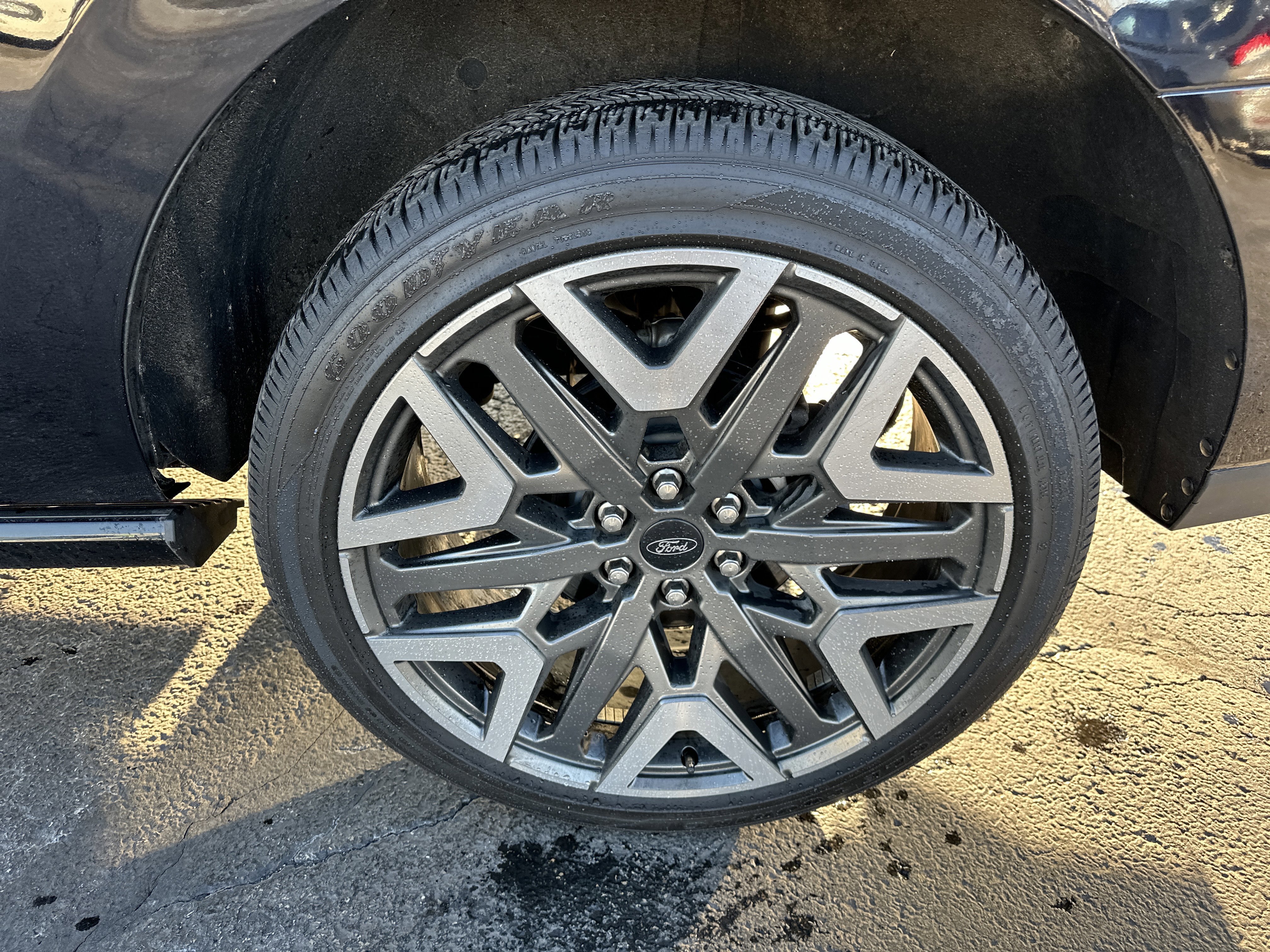 Certified 2025 Ford Expedition Platinum w/ Platinum Ultimate Package image 11