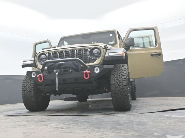 Used 2025 Jeep Gladiator Rubicon w/ Convenience Group AWD/4WD image 31