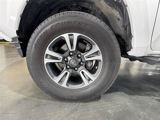 Used 2019 Toyota Tacoma TRD Sport AWD/4WD image 10