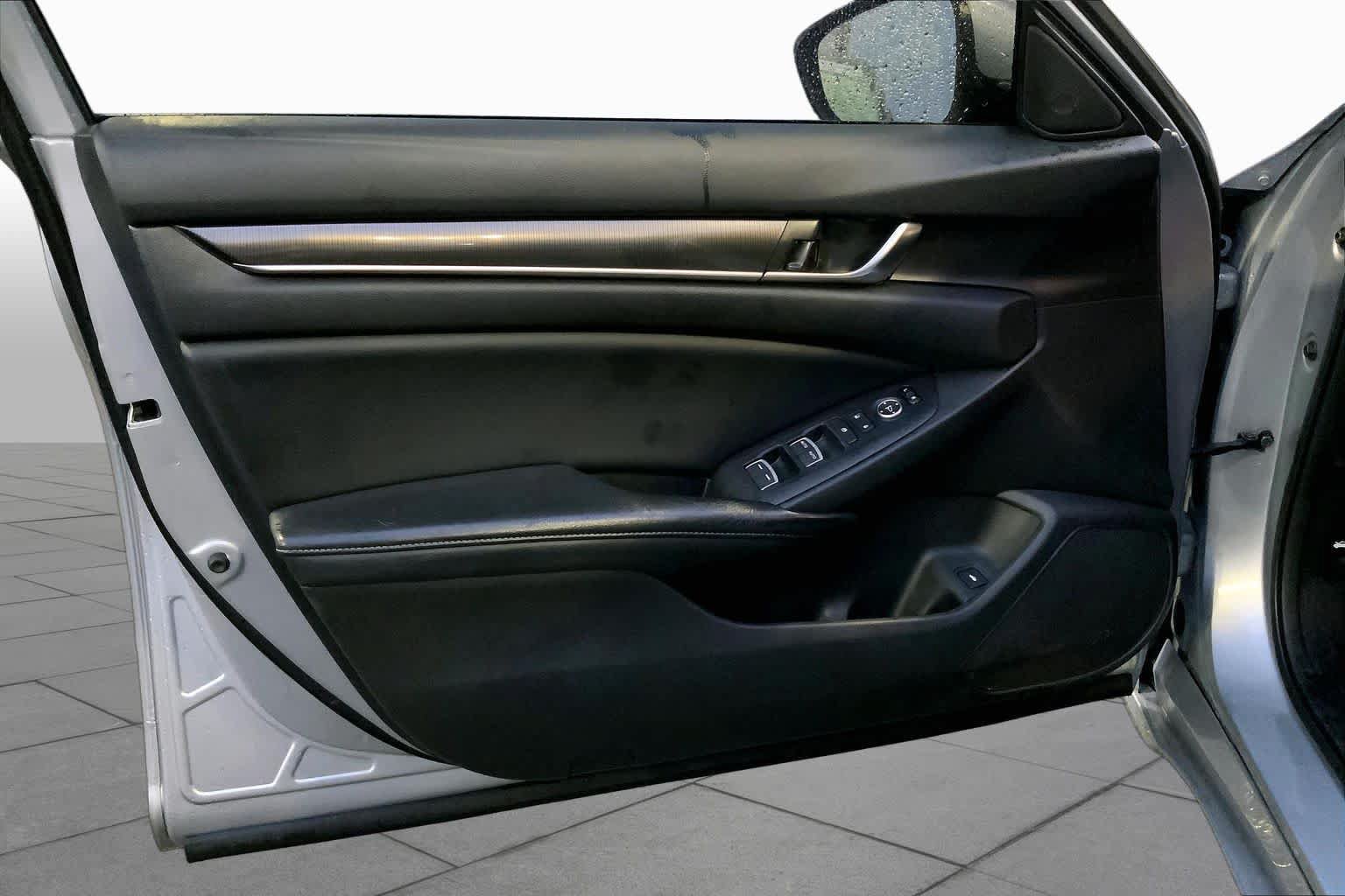 Used 2018 Honda Accord Sport image 21