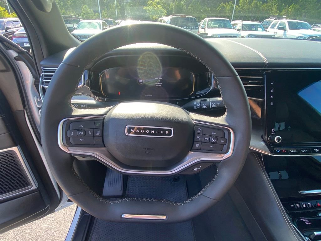 Used 2022 Jeep Wagoneer Series III AWD/4WD image 11