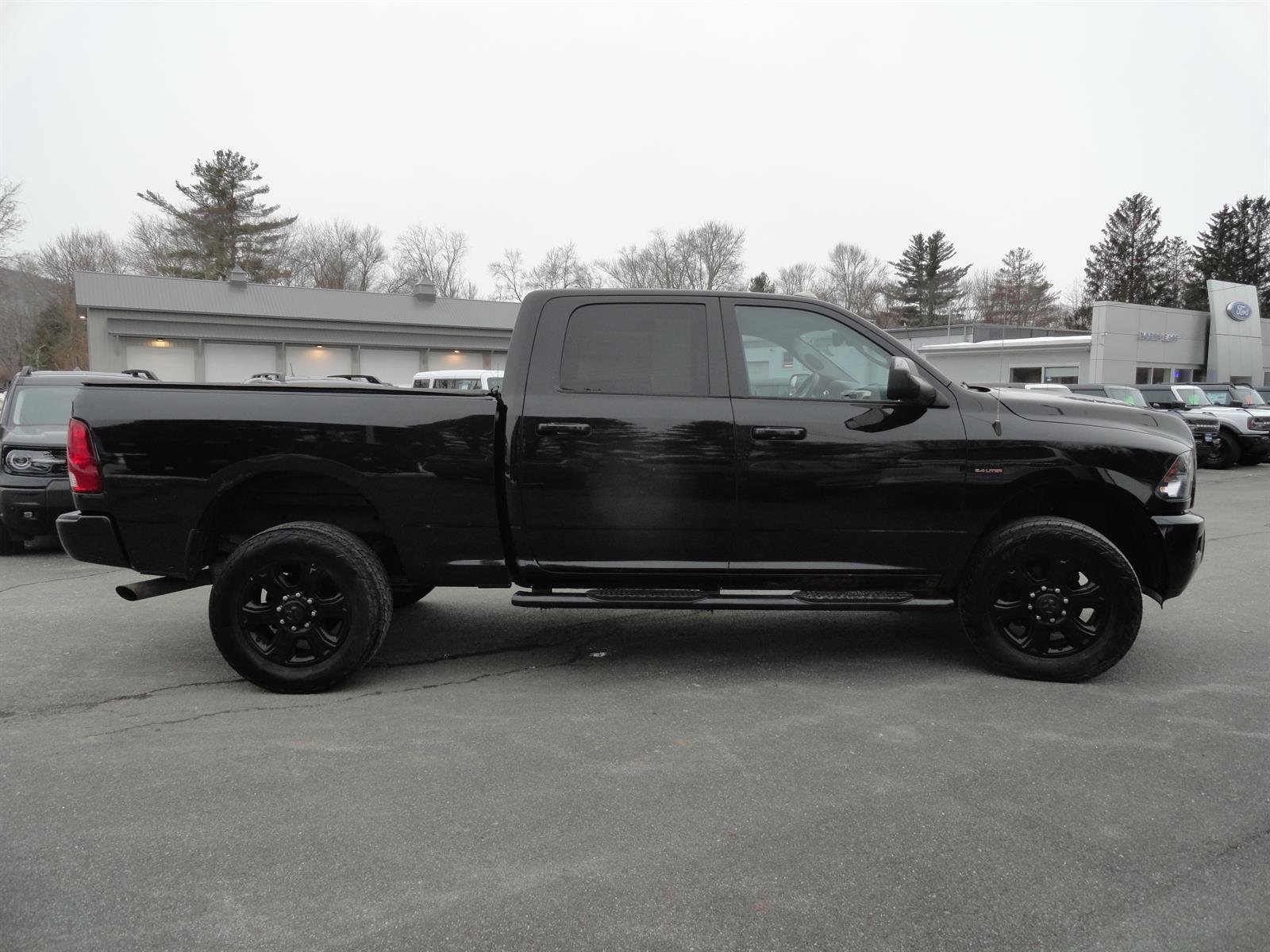 Used 2017 RAM 3500 Big Horn w/ Sport Appearance Group image 6