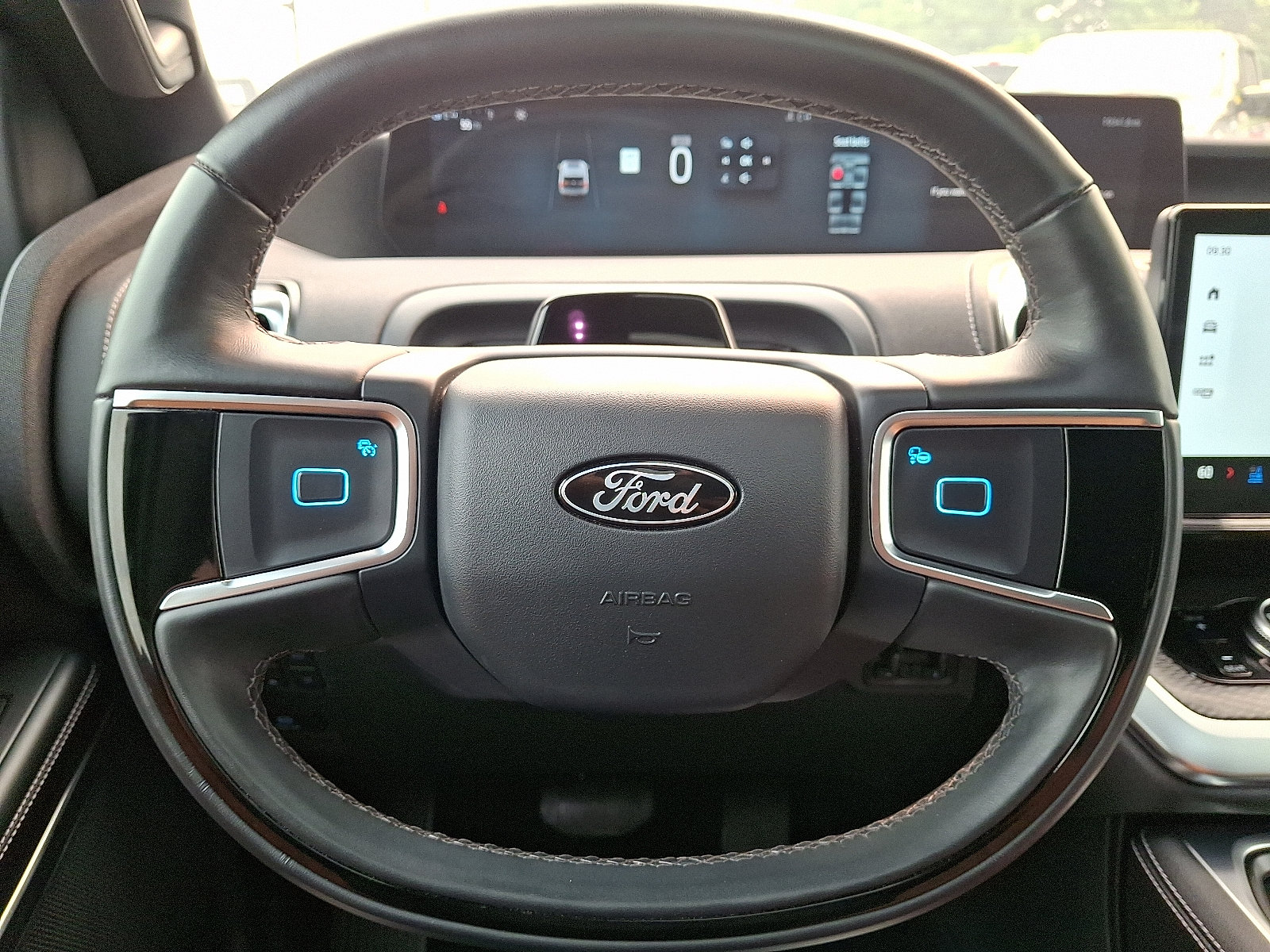 Certified 2025 Ford Expedition Platinum w/ Stealth Appearance Package AWD/4WD image 19