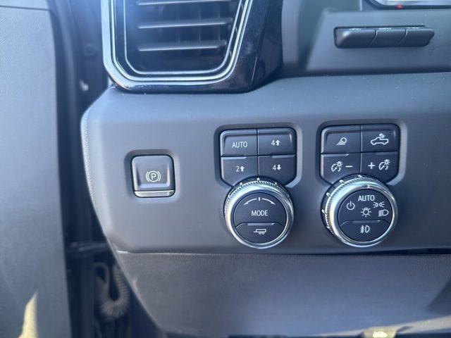 Used 2024 GMC Sierra 1500 AT4 w/ Technology Package AWD/4WD image 12