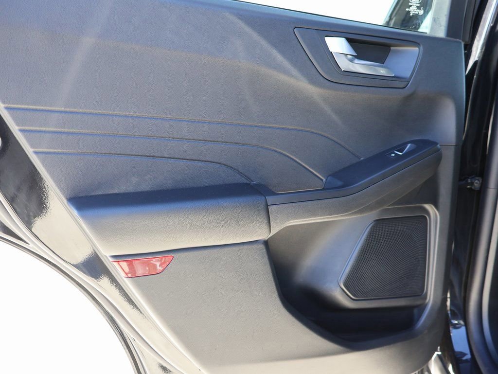 Certified 2025 Ford Escape ST-Line image 17