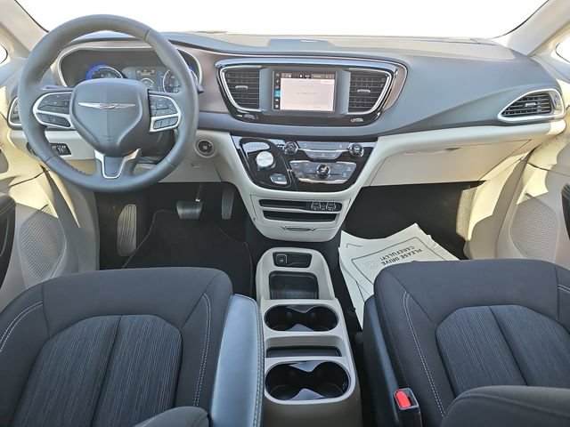 Used 2024 Chrysler Voyager LX FWD image 11
