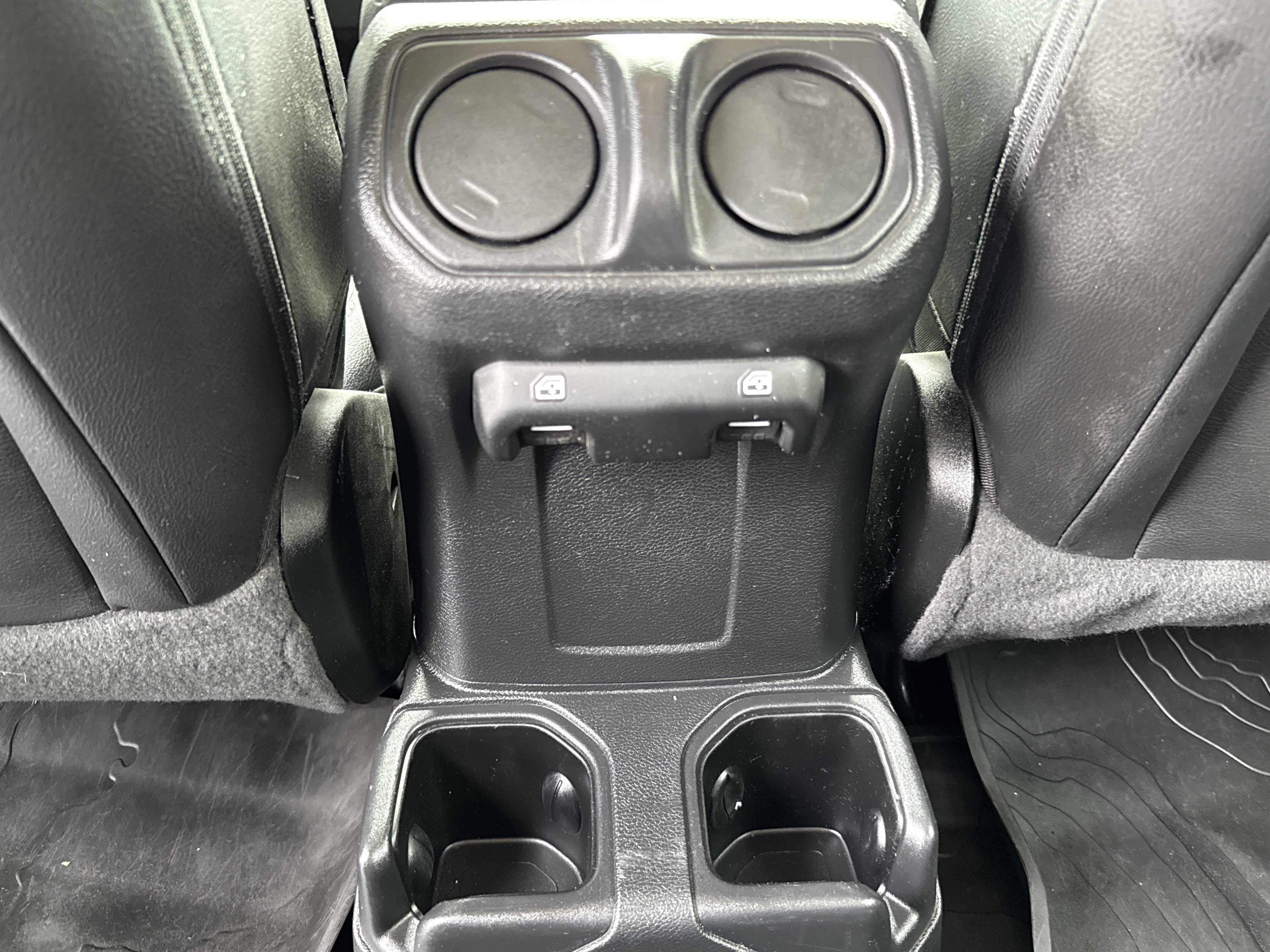 Used 2023 Jeep Gladiator Sport image 25