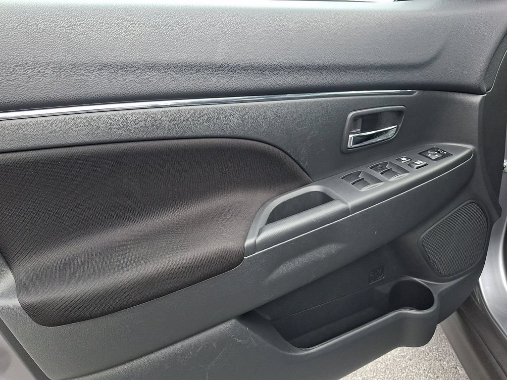 Used 2025 Mitsubishi Outlander Sport ES AWD/4WD image 12
