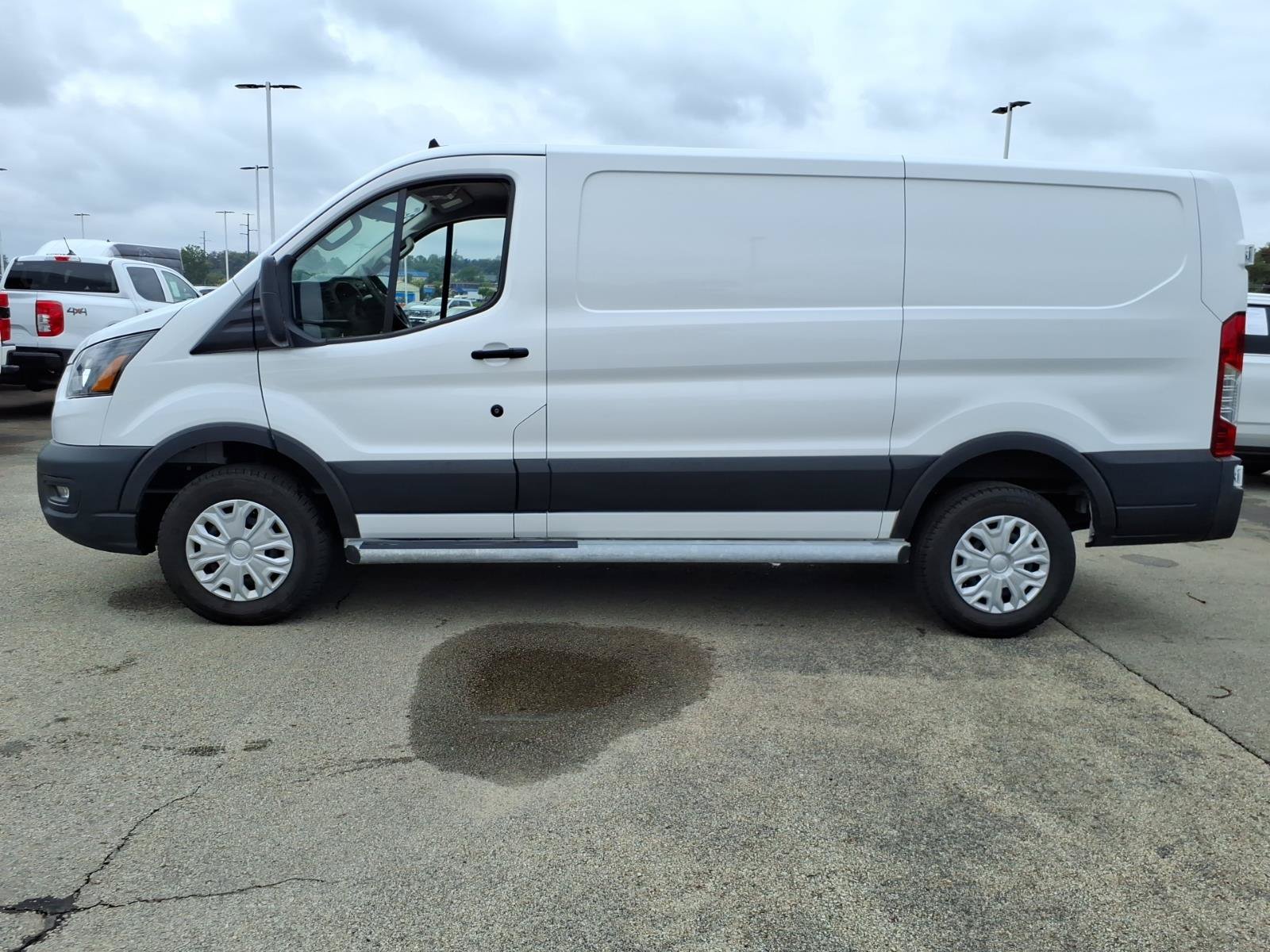 Certified 2025 Ford Transit 250 Low Roof w/ Exterior Upgrade Package RWD image 4