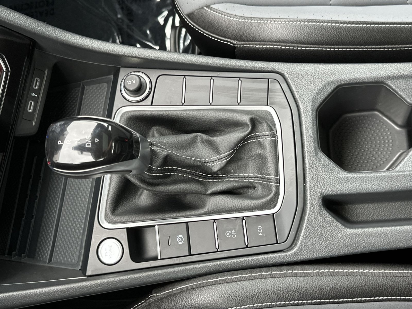 Used 2025 Volkswagen Jetta SE FWD image 30