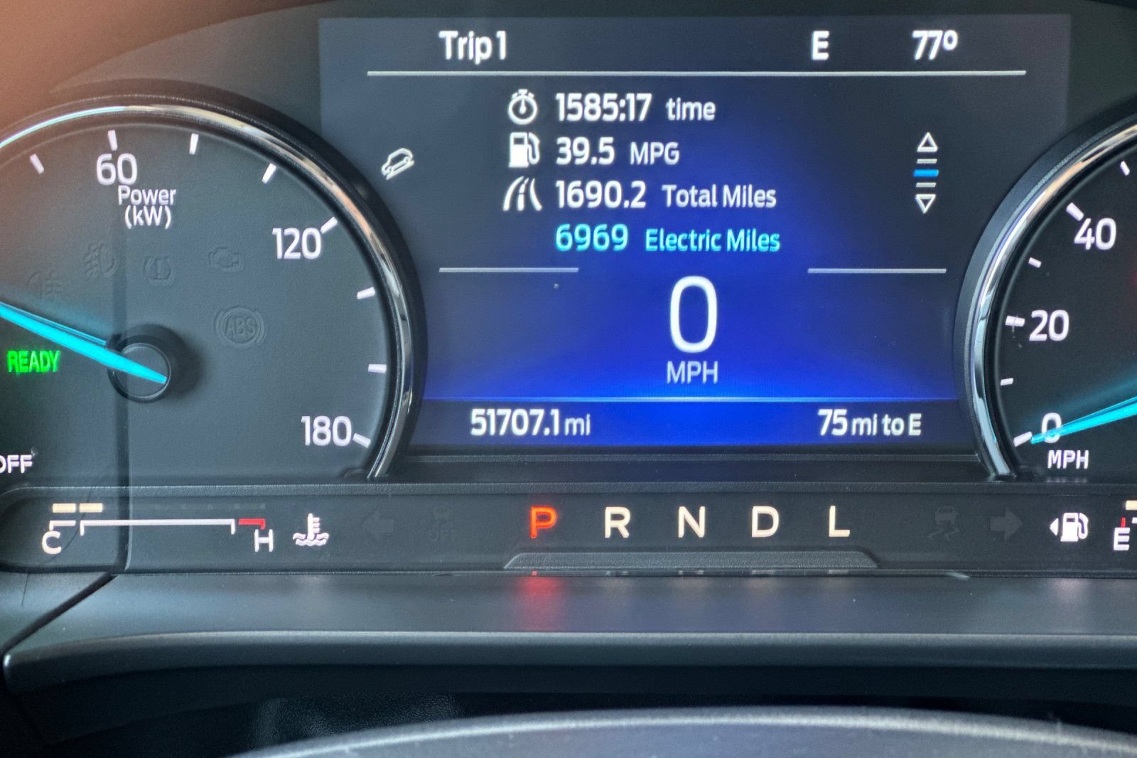 Certified 2022 Ford Escape SE w/ SE Sport Appearance Package FWD image 25