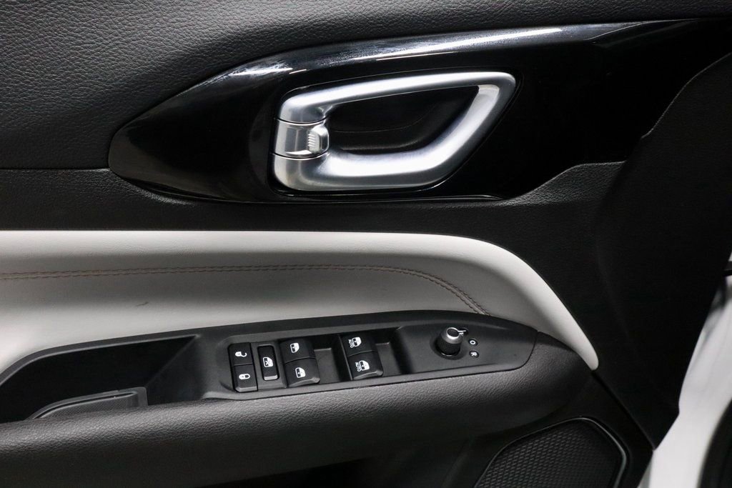 Used 2024 Jeep Compass Limited image 23