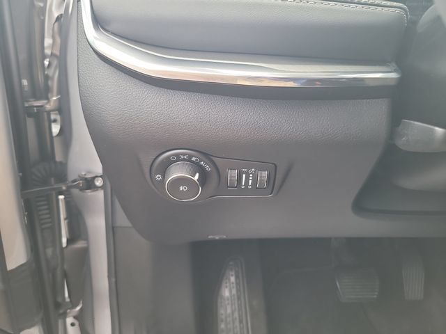 Used 2023 Jeep Compass High Altitude AWD/4WD image 17