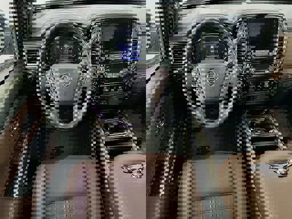 Used 2023 Nissan Titan Platinum Reserve w/ Moonroof Package image 10