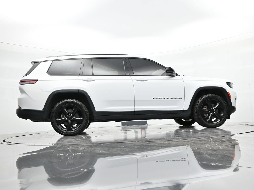 Used 2023 Jeep Grand Cherokee L Laredo AWD/4WD image 31