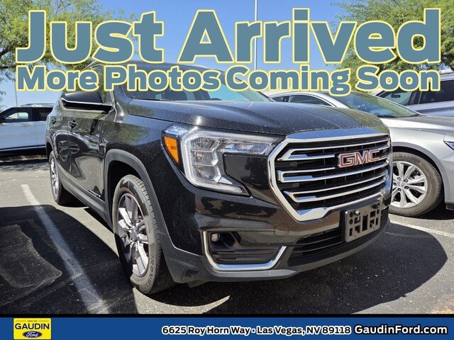 Used 2024 GMC Terrain SLT AWD/4WD image 1