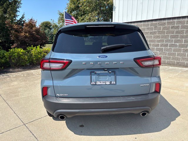 Certified 2025 Ford Escape ST-Line Select AWD/4WD image 8