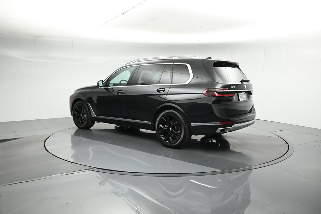 Used 2024 BMW X7 xDrive40i w/ Premium Package AWD/4WD image 7