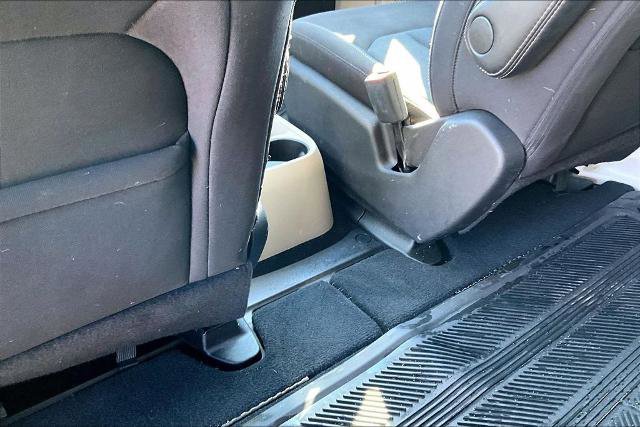 Used 2023 Chrysler Voyager LX image 33